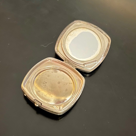 Vintage Art Nouveau Djer Kiss Compact circa 1925 - Picture 5 of 8